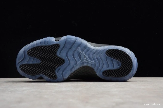 Cap 378037-005 and Gown Retro  378037-005 Jordan 11 0821